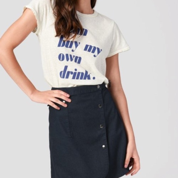 LAST 1 -NEW Graphic I can buy my own drink T-shirt - Picture 3 of 7